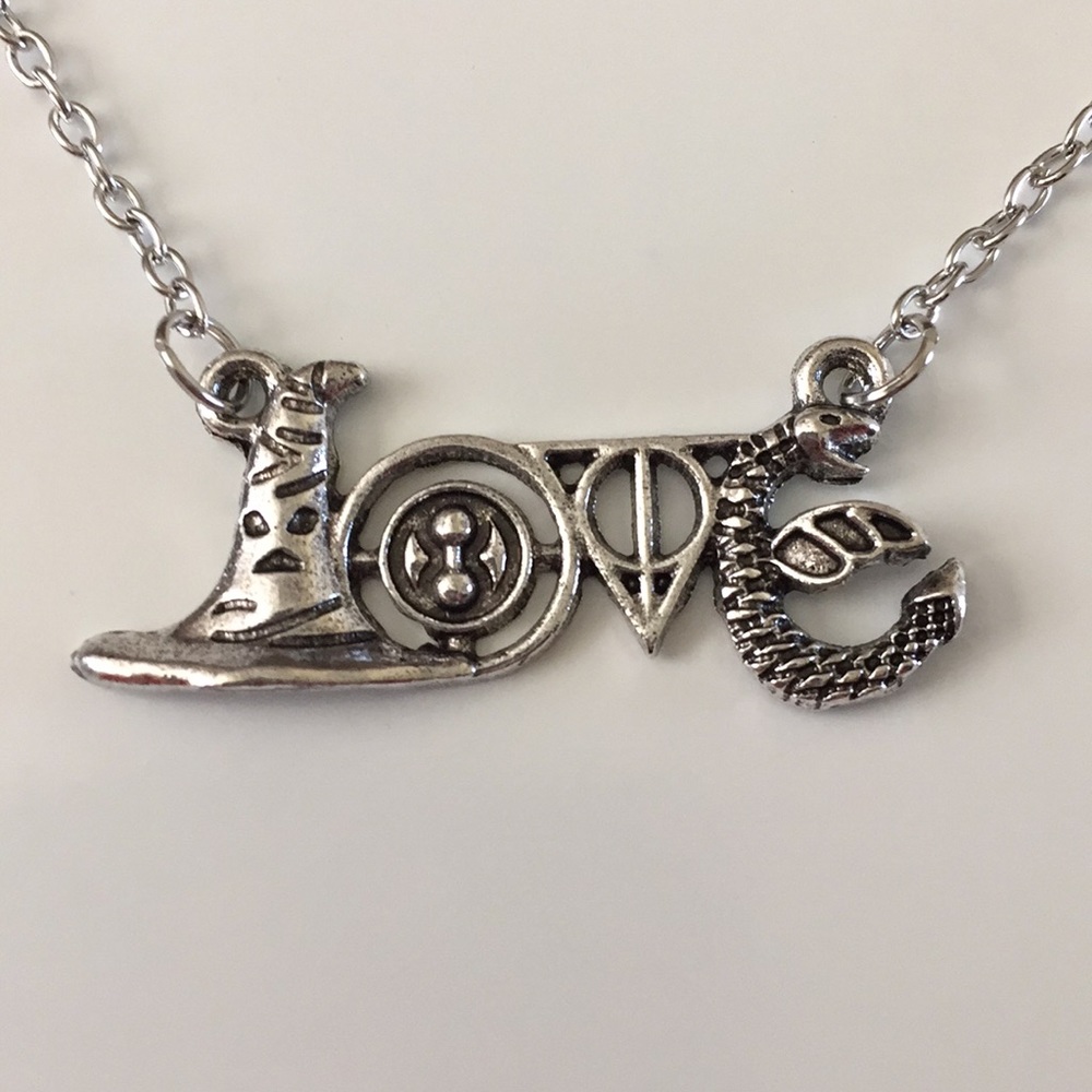 NWT Love Harry Potter Necklace Hogwarts Sorting Hat Snake Pendent Charm Time